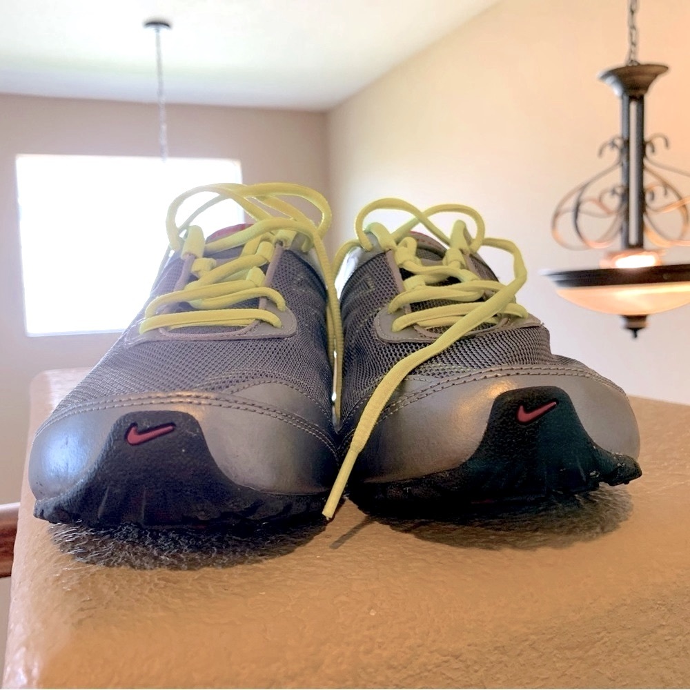 Nike - Picture 7 of 10